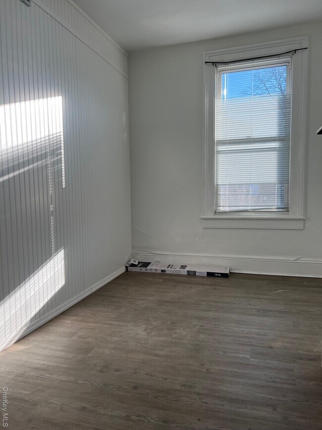 Building Photo - 24 S Eckar St