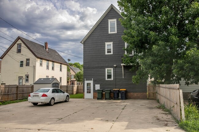 Building Photo - 6216 W Mitchell St