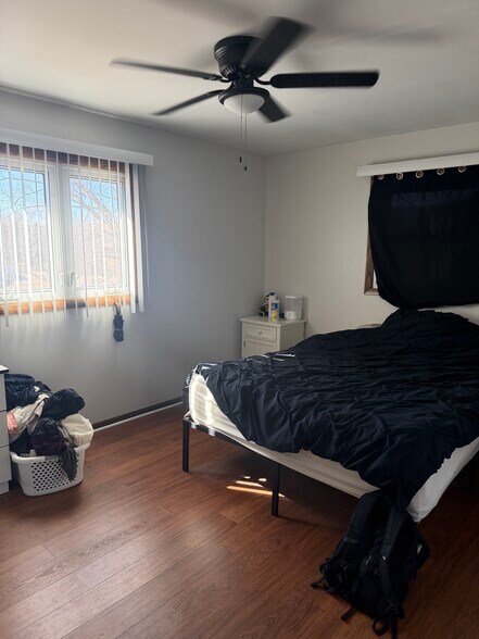 Building Photo - 1002 E Callero Cir