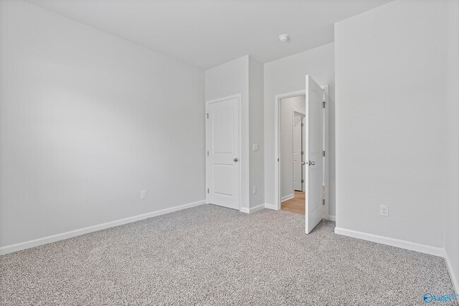 Building Photo - 510 Solstice Cir SW