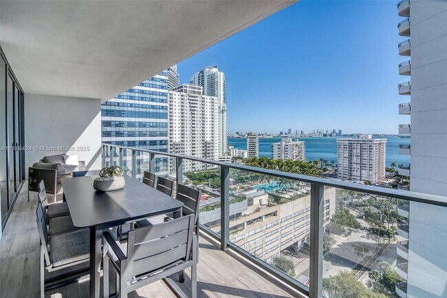 Building Photo - 1451 Brickell Ave