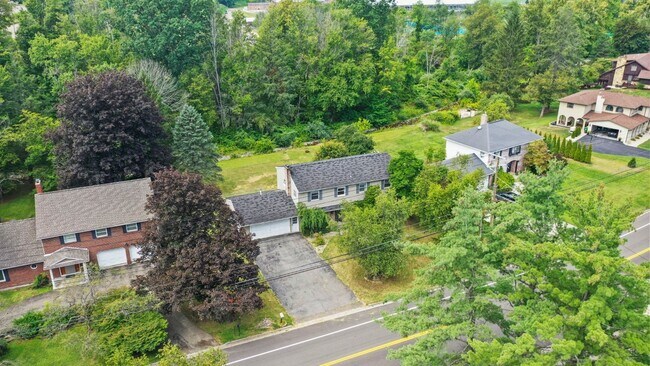 Building Photo - 300 Murray Hill Rd