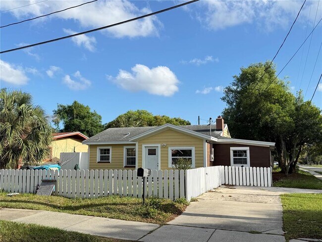 Building Photo - 644 Indiana St