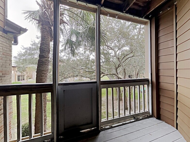 Building Photo - 490 N Pin Oak Pl