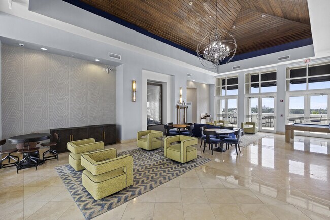 Building Photo - 255 Evernia St