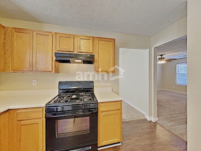 Building Photo - 1215 Wilkes Crest Dr