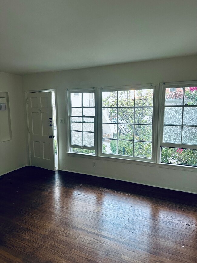 Building Photo - 959 Gayley Ave