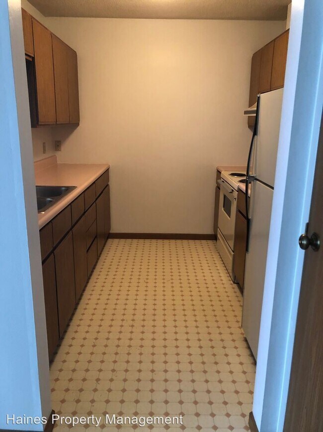 Building Photo - 805 Parkway St