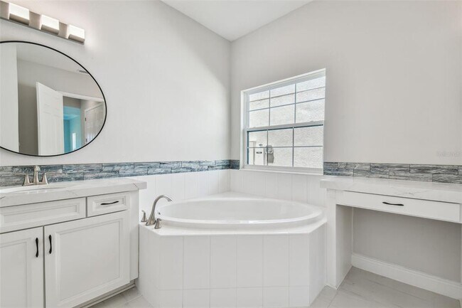 Building Photo - 11239 Rustic Timber Lp