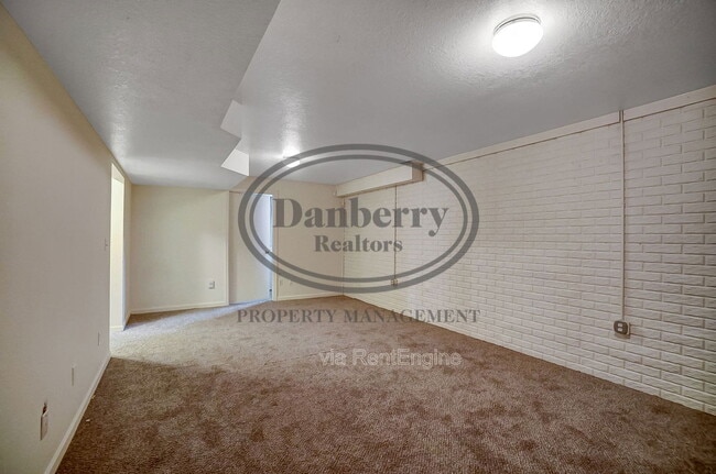 Building Photo - 3612 Willow Run Dr