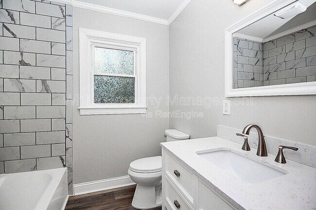 Building Photo - 604 Westwood Cir
