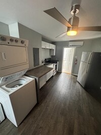 Building Photo - 308 Lockard Ave