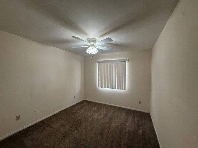 Building Photo - 52765 Avenida Diaz