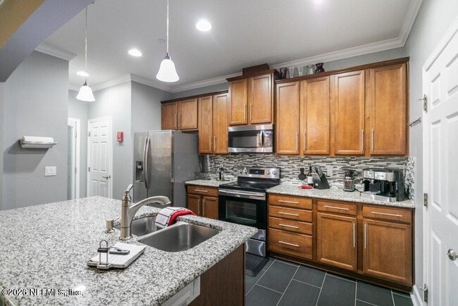 Building Photo - 6217 Eclipse Cir