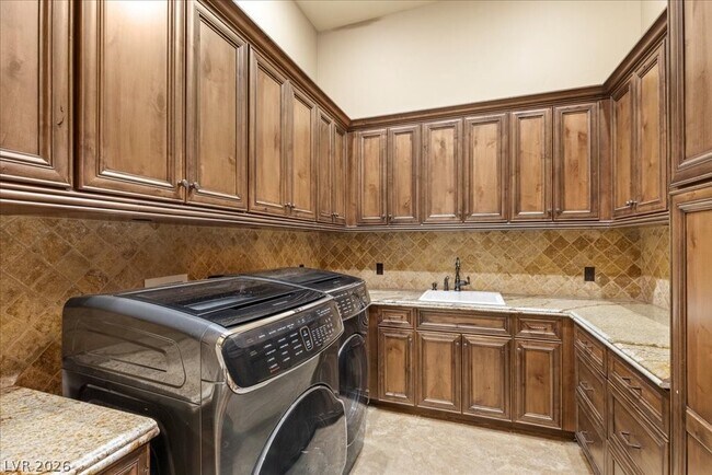 Building Photo - 514 Mandalay Ct