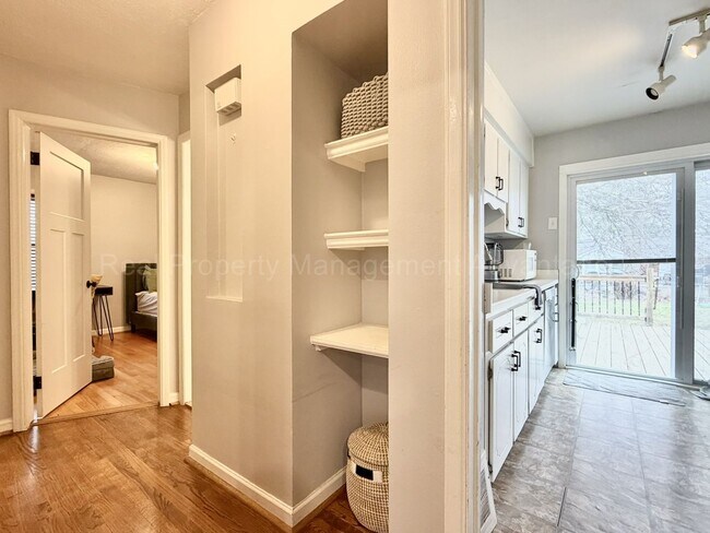 Building Photo - Bright and Renovated Near Downtown Royal Oak