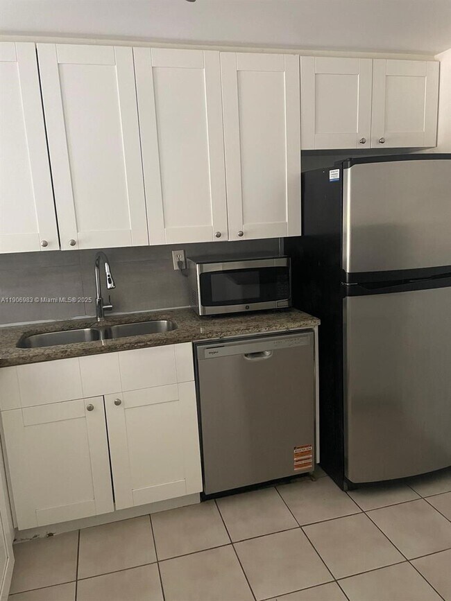 Building Photo - 4384 NW 9th Ave