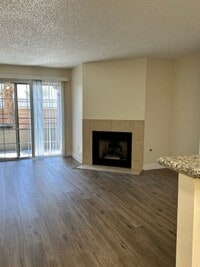 Building Photo - Newly Renovated 1 Bedroom!