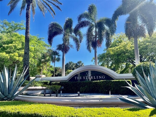 Building Photo - 8106 Glenmoor Dr