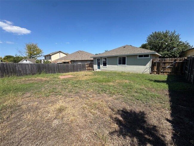 Building Photo - 235 Tolcarne Dr
