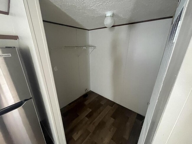 Building Photo - 555 Crandlemire Rd