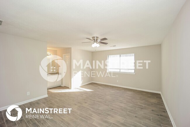 Building Photo - 3376 Deshong Dr SW