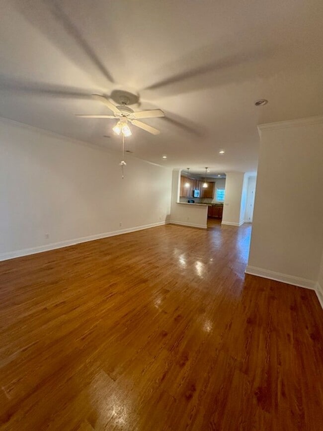 Building Photo - Desirable Two-story Lake Palmetto Townhouse