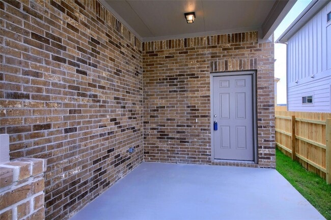 Building Photo - 133 Mayney Ln.