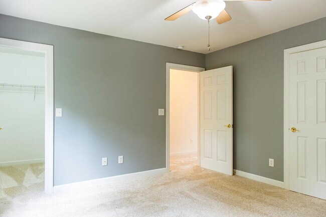 Building Photo - Wonderfully located Wilmington home for Rent