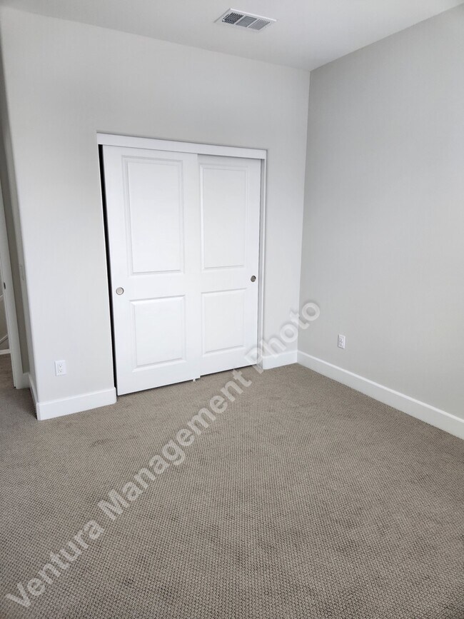 Building Photo - 3020 Harrison Ln