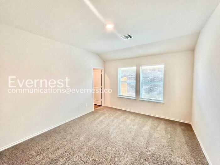Building Photo - 324 Wild Rose Wy