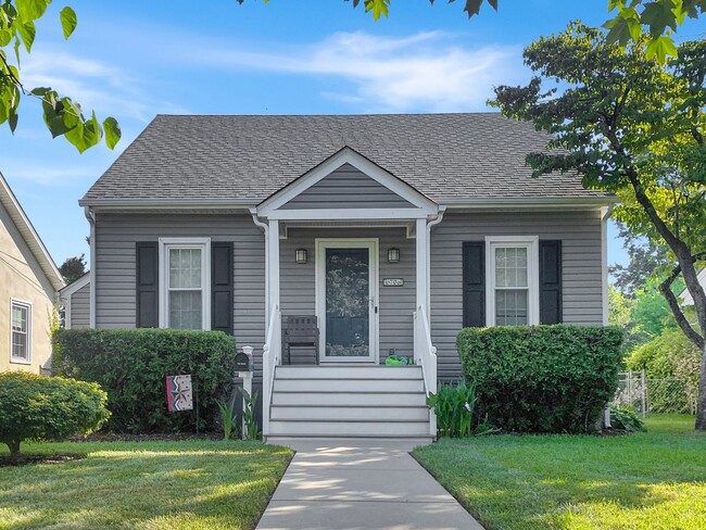 Primary Photo - Cozy 3-Bedroom Cape Cod in Prime Three Cho...