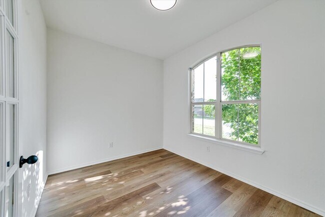 Building Photo - 1109 Ibis Falls Loop