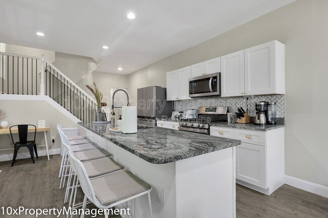 Building Photo - 566 Kimball Pl