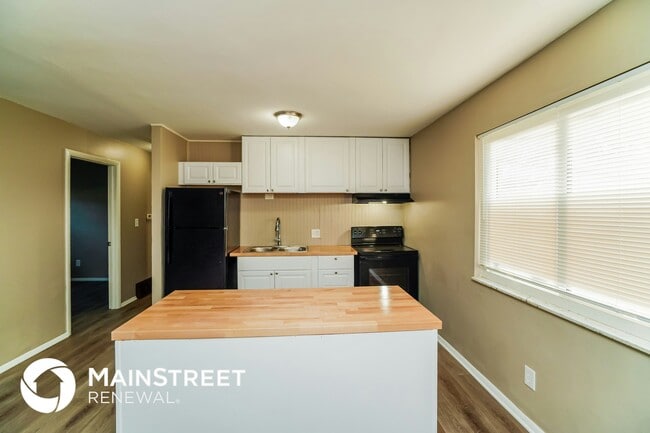 Building Photo - 2722 Key Pl