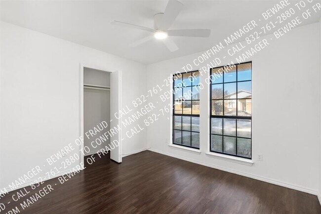 Building Photo - 2420 Majestic Dr