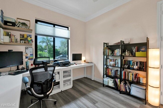 Building Photo - 4 br, 3 bath House - 5718 NW 50th Dr