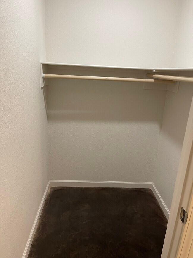 Building Photo - 5317 E Nettleton Ave