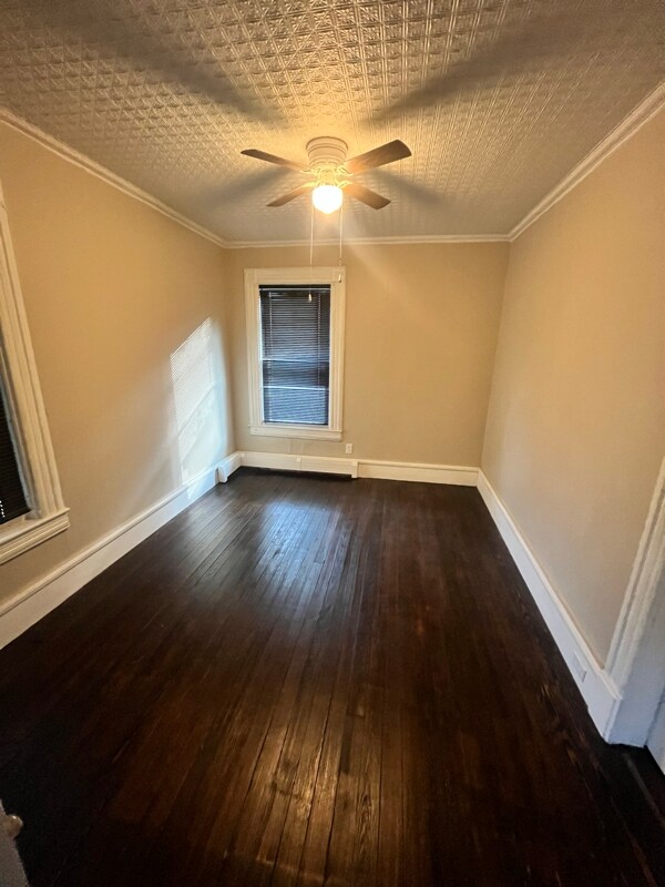 Building Photo - 387 S Elm St