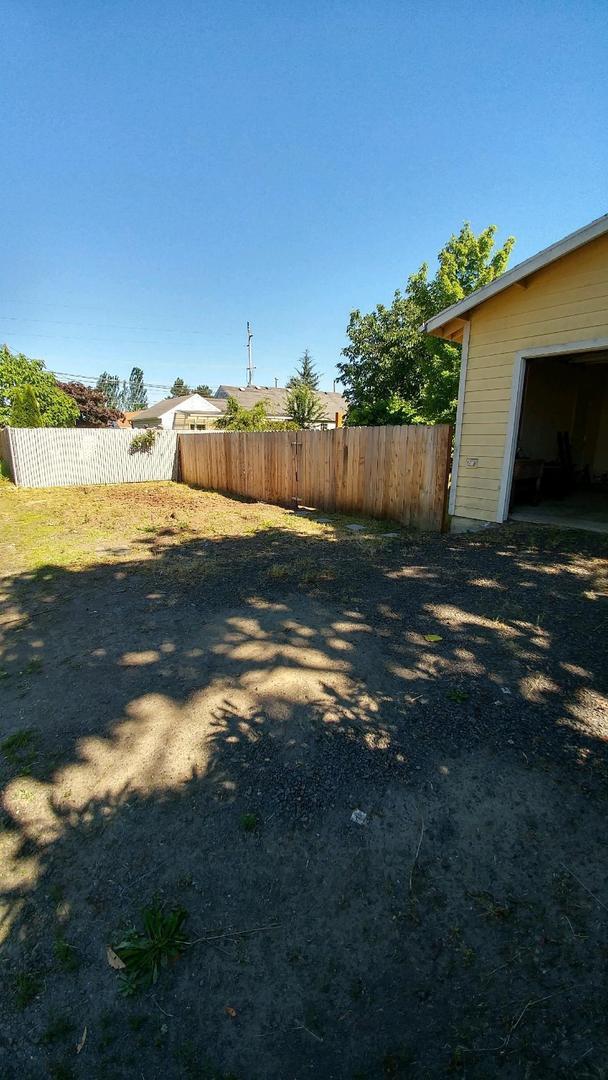 Building Photo - Just Renovated 3 Bed, 2 Bath Home in Sheridan