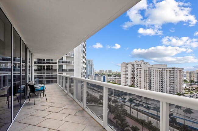 Building Photo - 1830 S Ocean Dr