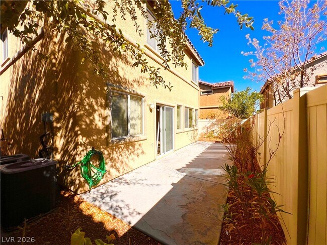 Building Photo - 6067 W Dewey Dr