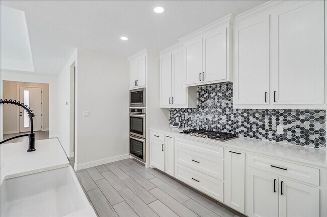 Building Photo - 4126 Azali Dr