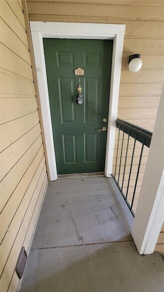 Building Photo - 5500 Devonbriar Way