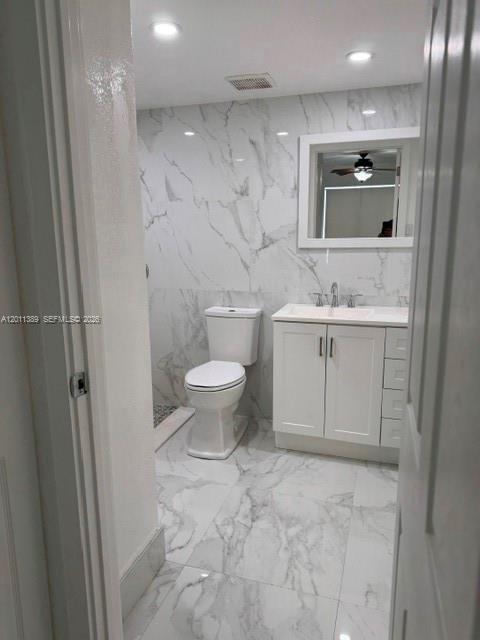 Building Photo - 9432 SW 140th Ct