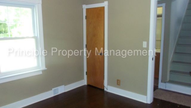 Building Photo - House in Central Peoria