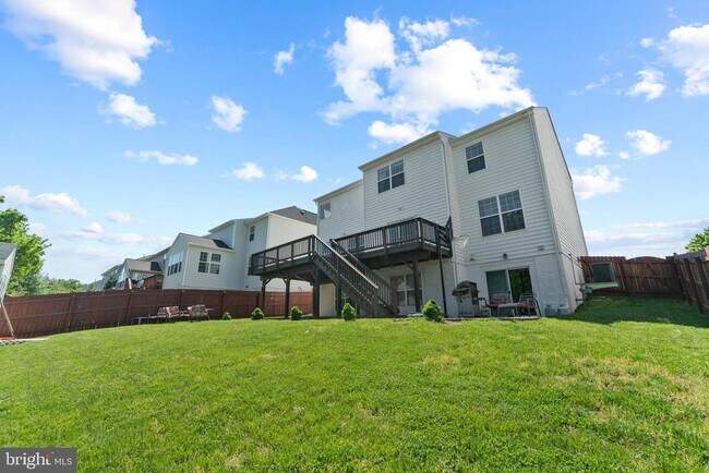 Building Photo - 80 Sanctuary Ln