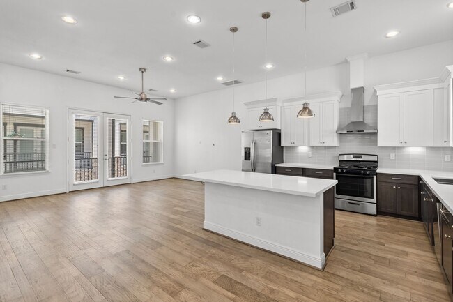 Building Photo - 2718 McGowen St