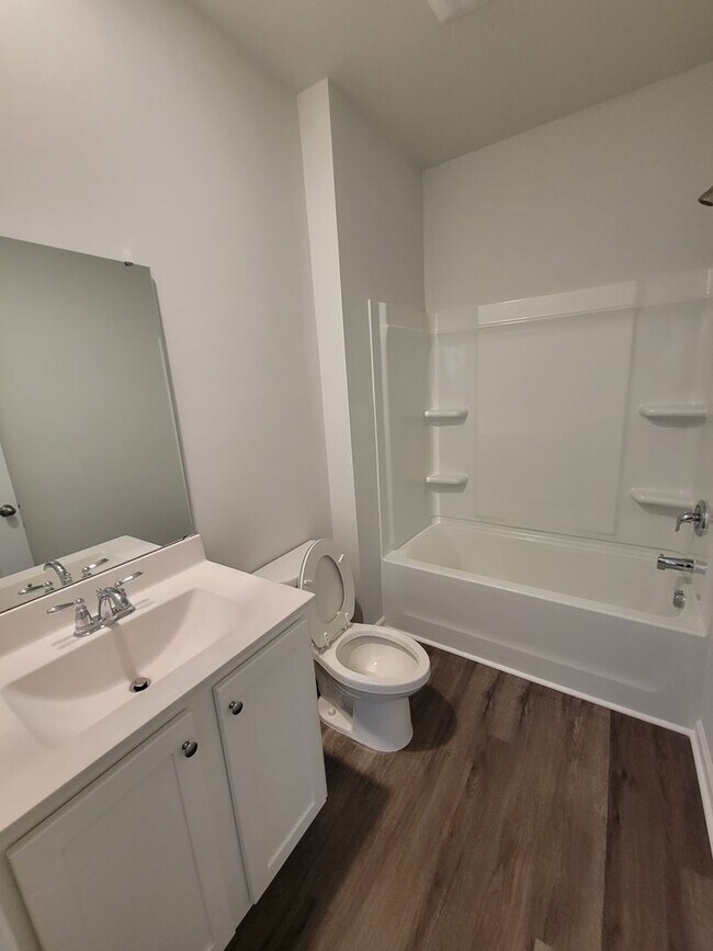 Building Photo - Gorgeous Newer Construction In Sneads Ferry!!