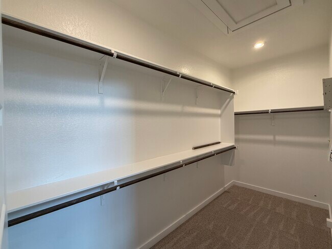 Building Photo - 18300 Emu Ln